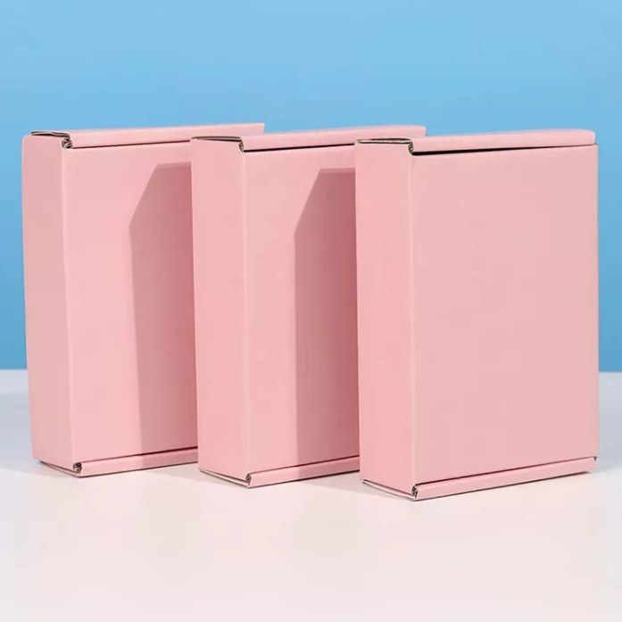 جعبه بسته بندی لباس جعبه کاغذی جعبه پستی صورتی رنگی چاپ شده آرم راه راه لوازم آرایشی و بهداشتی